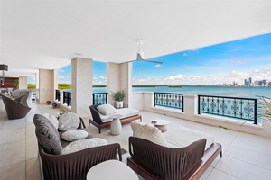 5373  Fisher Island Dr   5373