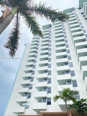 2899  Collins Ave   647
