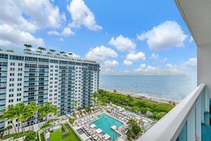 2301  Collins Ave   1417