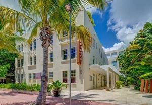 100  Collins Ave   215