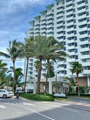 2899  Collins Ave   939