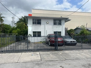 345 NW 35th St