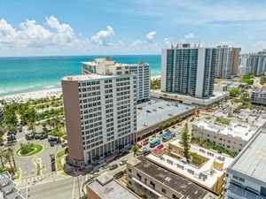 2899 Collins Ave 1042