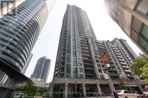 #1202 -19 GRAND TRUNK CRES