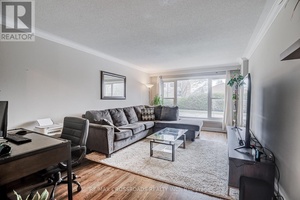 119 LAWRENCE CRES