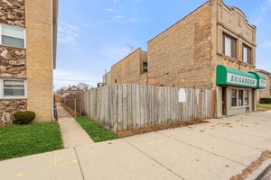 5748 W Lawrence Chicago, Illinois 60630