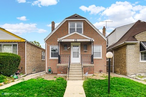 9835 S Forest Chicago, Illinois 60628
