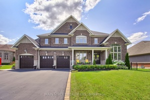  18 Country Club Cres